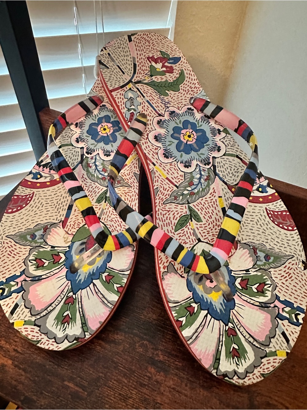 Vera Bradley Women's Flip Flops Sandals Size Large 9-10 Swim Beach Shoe - Picture 4 of 4